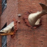 Памятник лососю в Портленде (штат Орегон, США)